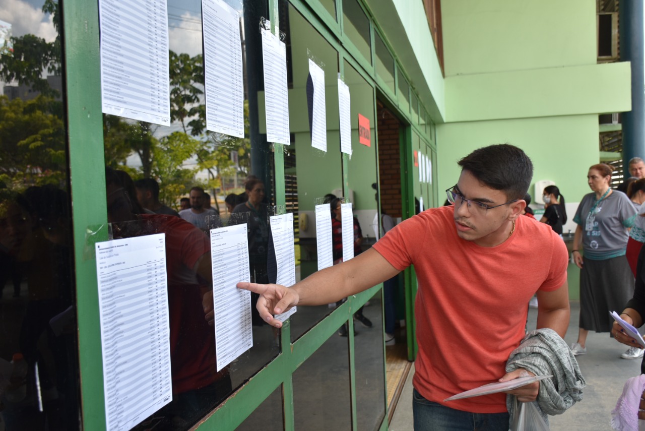 Uea Inicia Aplica O De Provas Do Vestibular Acesso Portal