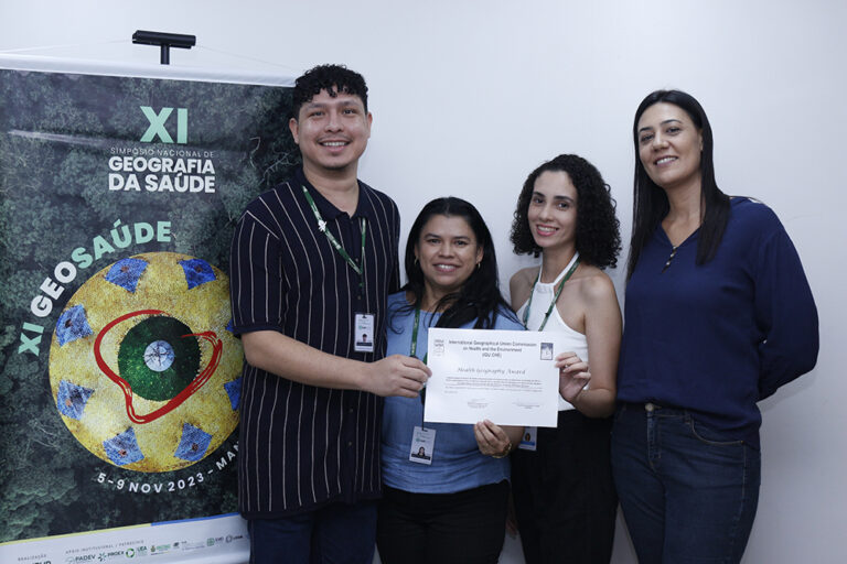 Simpósio Nacional de Geografia da Saúde premia alunos do mestrado do