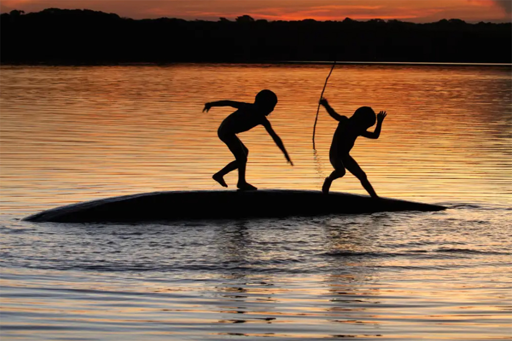 Fotógrafo Araquém Alcântara lança o livro Amazônia das Crianças