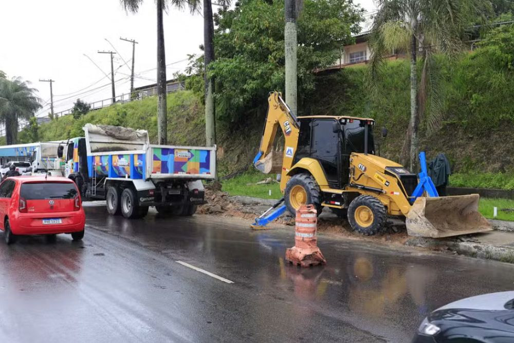 Avenida Rodrigo Ot Vio Passa Por Obras De Alargamento E Implanta O De