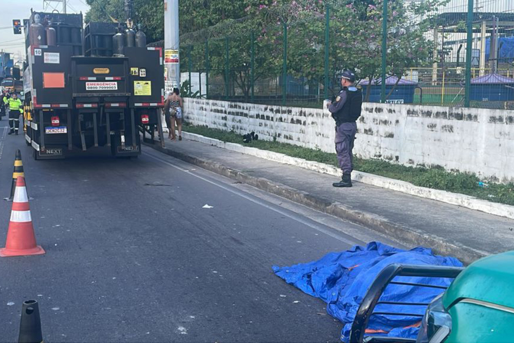 Passageira De Moto Por App Tem Cabe A Esmagada Por Caminh O Na Avenida