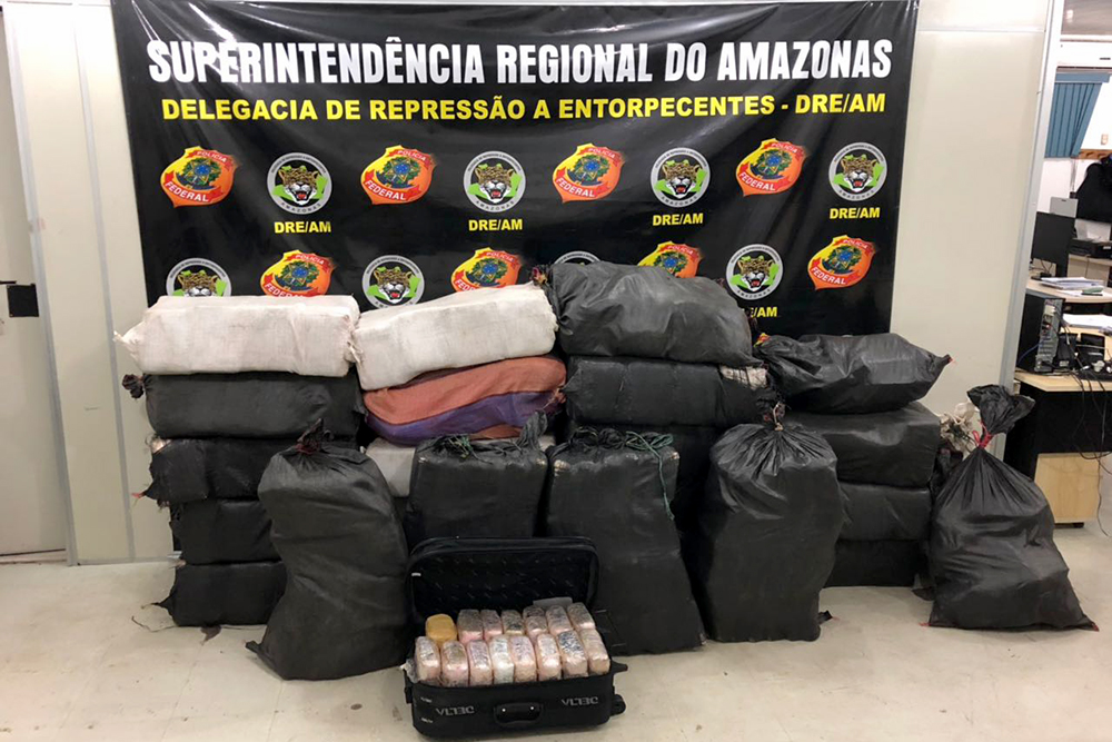 Sete traficantes são presos no rio Solimões Sete traficantes são presos no rio Solimões