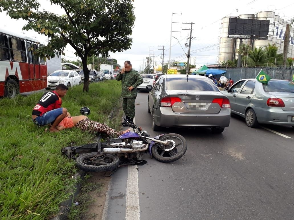 Grávida ferida em acidente em Manaus Grávida ferida em acidente em Manaus