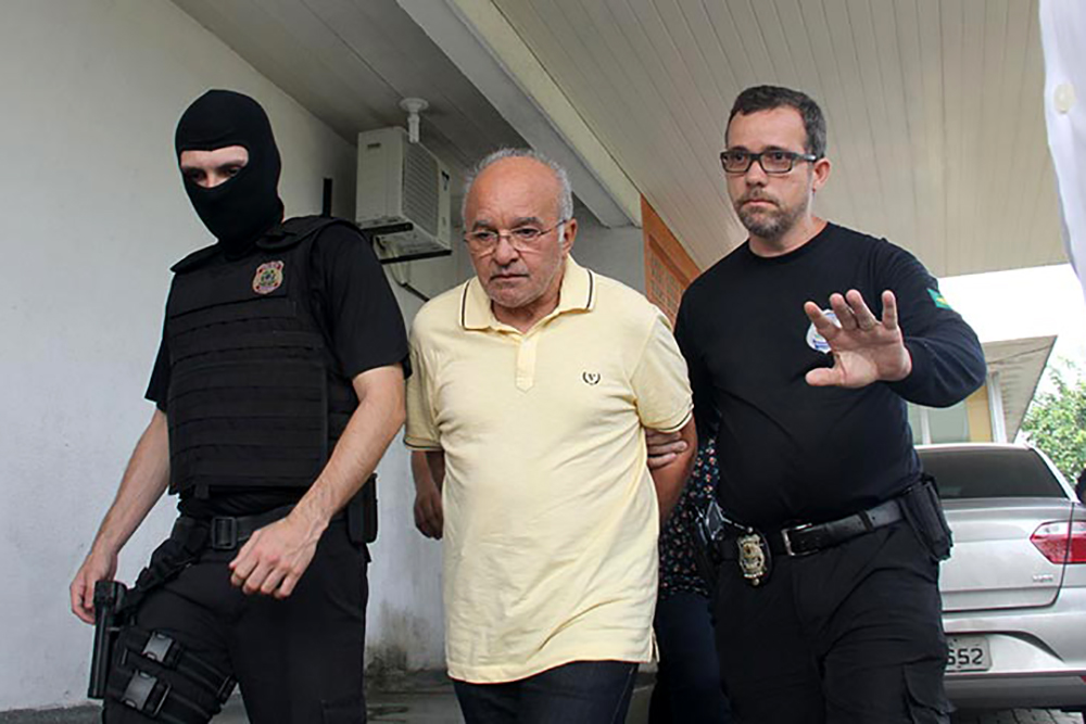 Ministro do STJ nega habeas corpus e José Melo vai continuar com tornozeleira