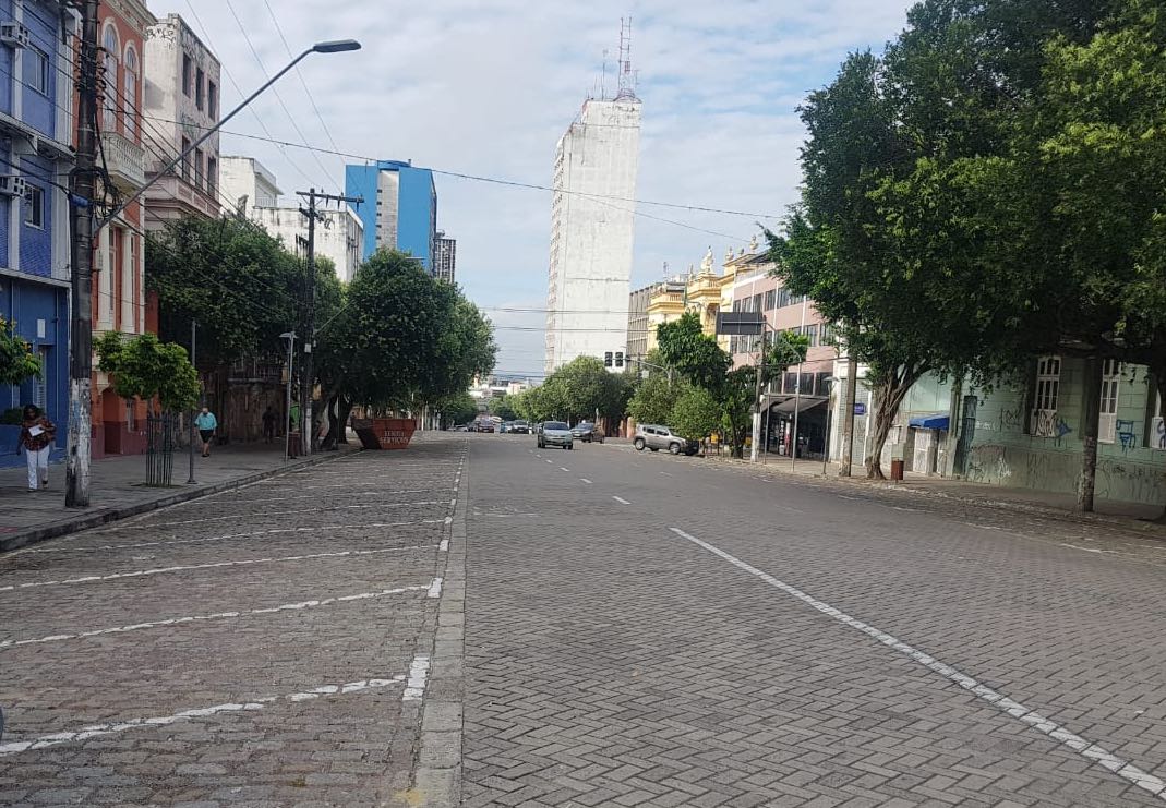 FICA EM CASA Governo prorroga restrição a comércio e serviços não essenciais até o dia 30 FICA EM CASA Governo prorroga restrição a comércio e serviços não essenciais até o dia 30