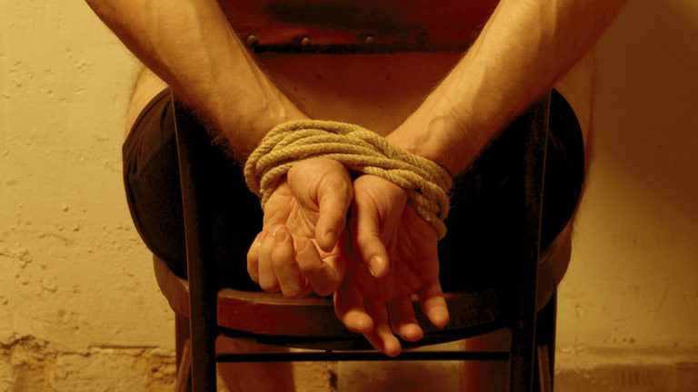 Casos de tortura contra crian&ccedil;as e adolescentes triplicam em 2019
