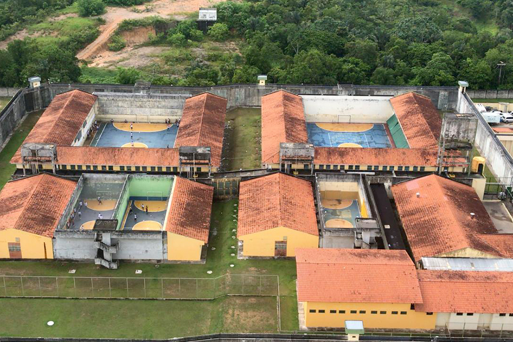 Rebelião está controlada pelo Estado, diz secretário de segurança Rebelião está controlada pelo Estado, diz secretário de segurança