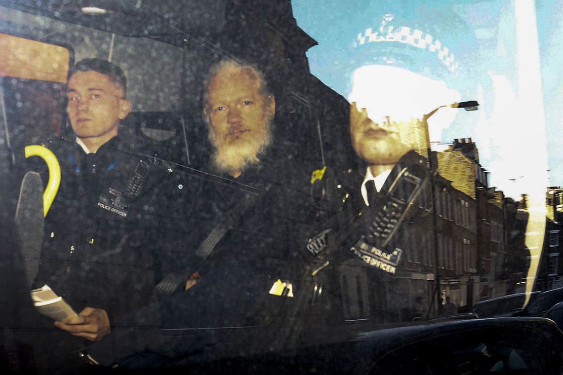 Julian Assange extraditado EUA
