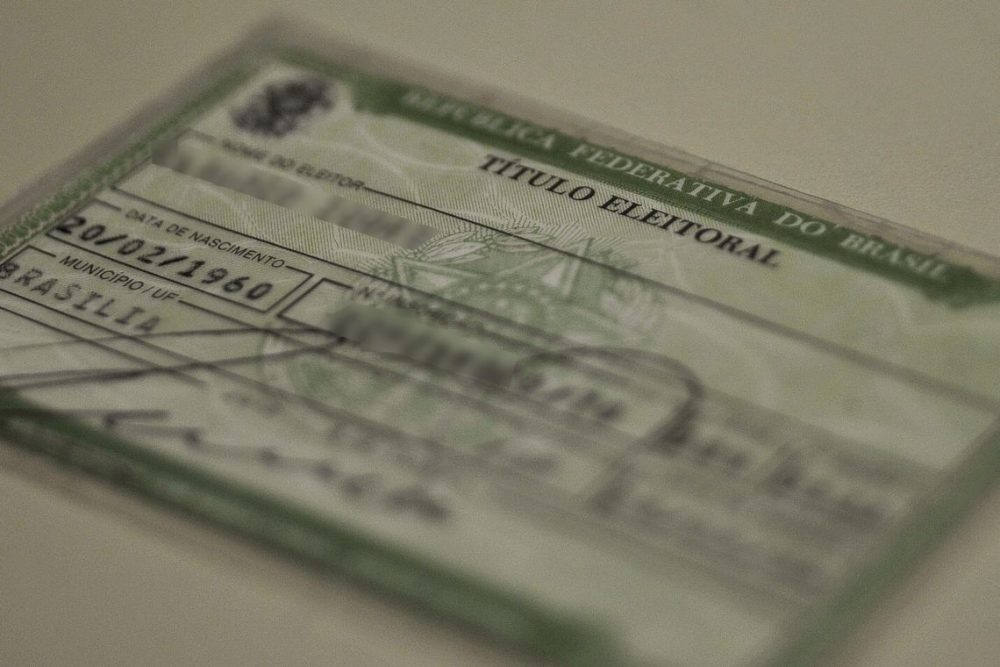 Título pode ser tirado ou regularizado na Justiça Eleitoral sem sair de casa Título pode ser tirado ou regularizado na Justiça Eleitoral sem sair de casa