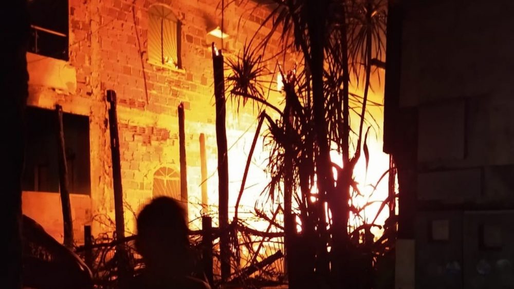inc&ecirc;ndio casas Japiim
