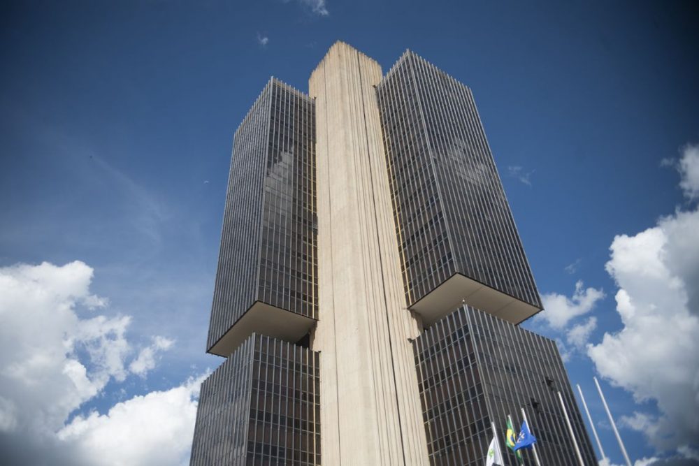 Banco Central mantém juros básicos no menor nível da história Banco Central mantém juros básicos no menor nível da história