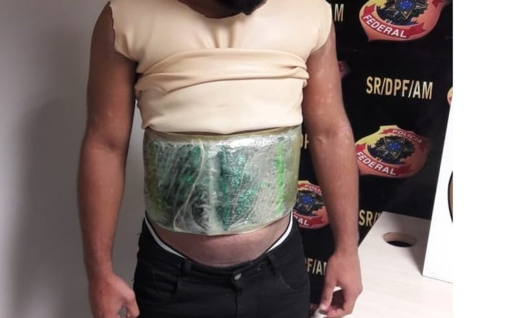 Venezuelano é preso no aeroporto com 1,5kg de cocaína escondido no corpo Venezuelano é preso no aeroporto com 1,5kg de cocaína escondido no corpo