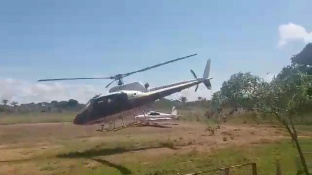 Helic&oacute;ptero &eacute; encontrado com tr&ecirc;s v&iacute;timas fatais e um est&aacute; desaparecido