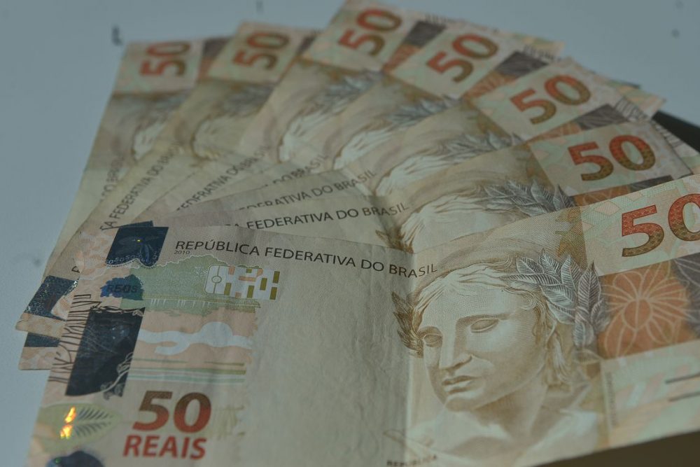 Inflação oficial fica em 0,57% no mês de abril, diz IBGE Inflação oficial fica em 0,57% no mês de abril, diz IBGE