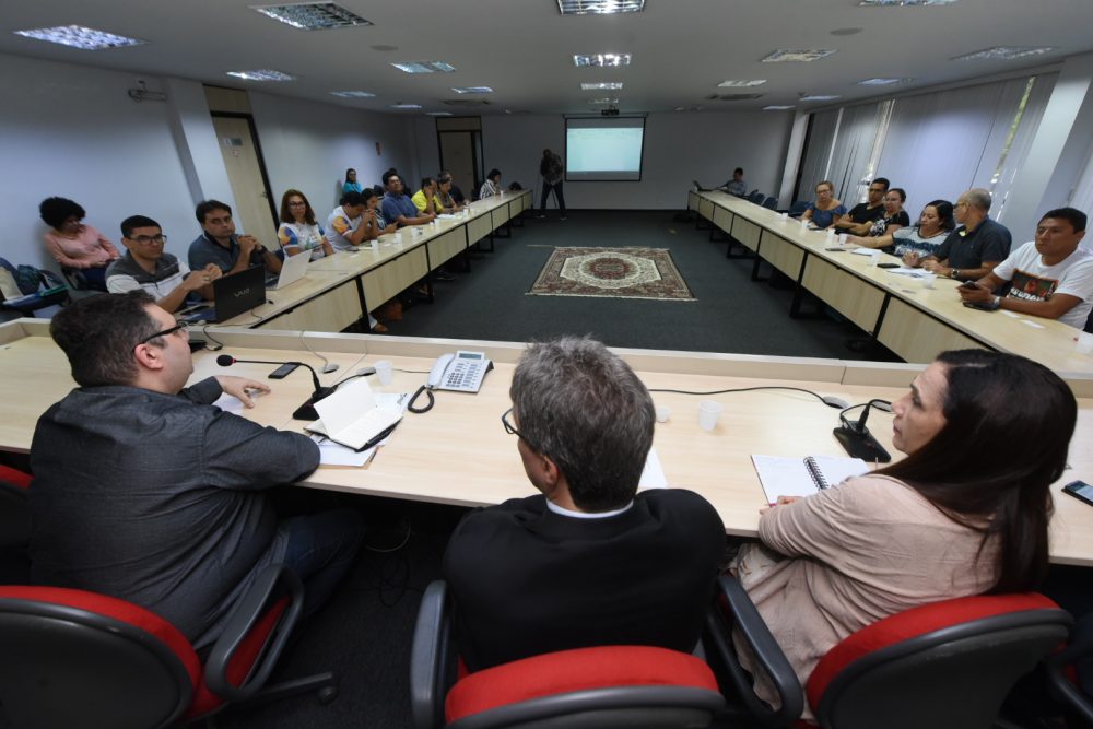 Governo fecha acordo com professores. Veja percentual e vantagens oferecidas Governo fecha acordo com professores. Veja percentual e vantagens oferecidas