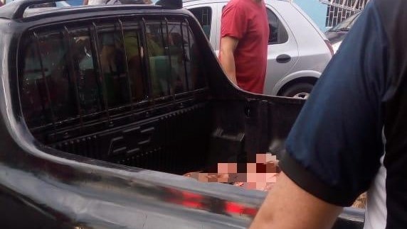 Homem &eacute; esfaqueado por amigo de cacha&ccedil;a ap&oacute;s sa&iacute;rem de bar