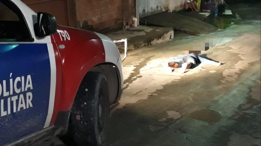 Corpo é encontrado cravado de balas no conjunto Cidadão Corpo é encontrado cravado de balas no conjunto Cidadão