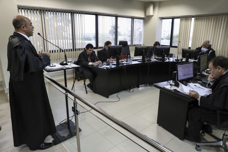 Clínica odontológica é condenada a indenizar cliente por demorar tratamento Clínica odontológica é condenada a indenizar cliente por demorar tratamento