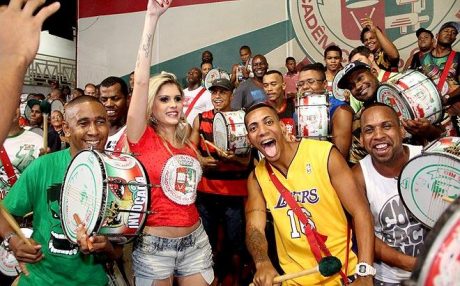 Grande Rio prepara show animado para agitar torcida azul e vermelha Grande Rio prepara show animado para agitar torcida azul e vermelha