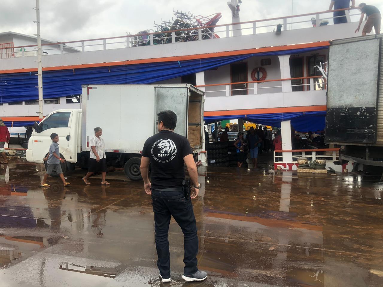 Polícia vasculha portos e cidades do interior Polícia vasculha portos e cidades do interior