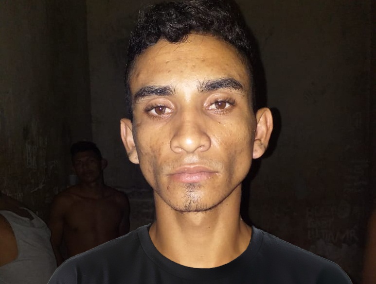 PARINTINS Homem é preso após tentativa de latrocínio em posto PARINTINS Homem é preso após tentativa de latrocínio em posto