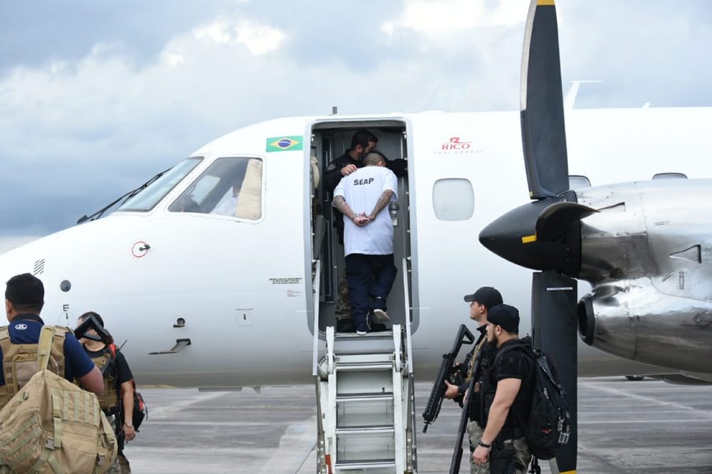 Traficantes, homicidas, xerifes e condenado por tentar matar ministro são transferidos Traficantes, homicidas, xerifes e condenado por tentar matar ministro são transferidos