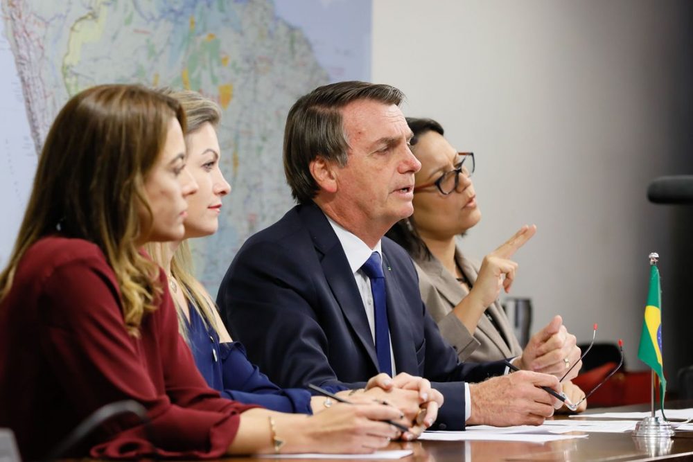 Bolsonaro: tend&ecirc;ncia do governo &eacute; vetar franquia de bagagem
