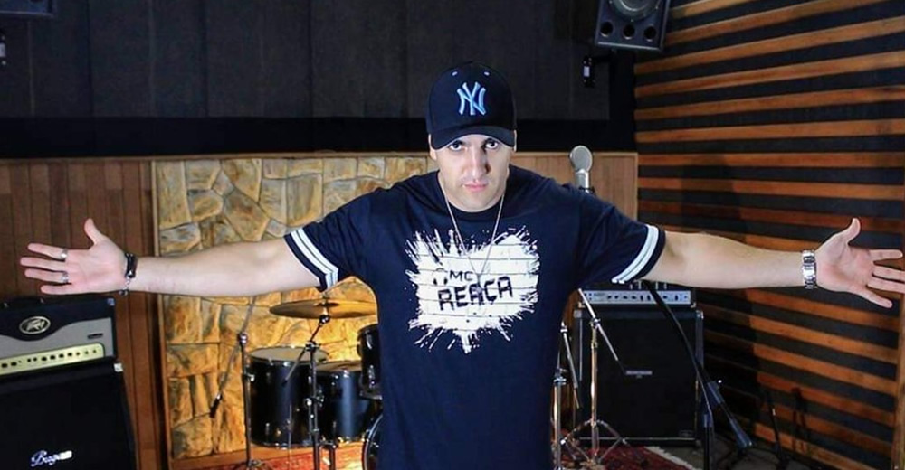 Morre MC Reaça, que compôs músicas pró-Bolsonaro; presidente lamenta Morre MC Reaça, que compôs músicas pró-Bolsonaro; presidente lamenta