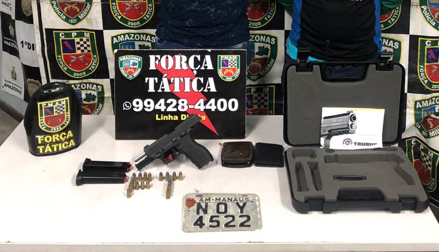 Dupla é presa com arma e munições no Petrópolis Dupla é presa com arma e munições no Petrópolis