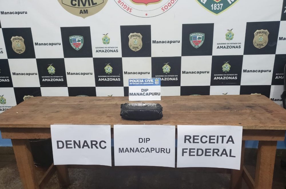 PC e Receita apreendem 1kg de maconha em barco no Porto de Manacapuru
