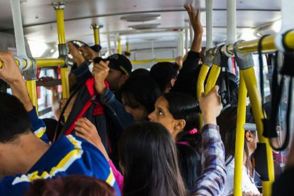 Pesquisa mostra que 97% das mulheres já sofreram assédio em transporte Pesquisa mostra que 97% das mulheres já sofreram assédio em transporte