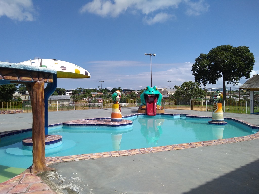 Balneário em Tefé é flagrado com 'gato' de energia durante fiscalização Balneário em Tefé é flagrado com 'gato' de energia durante fiscalização