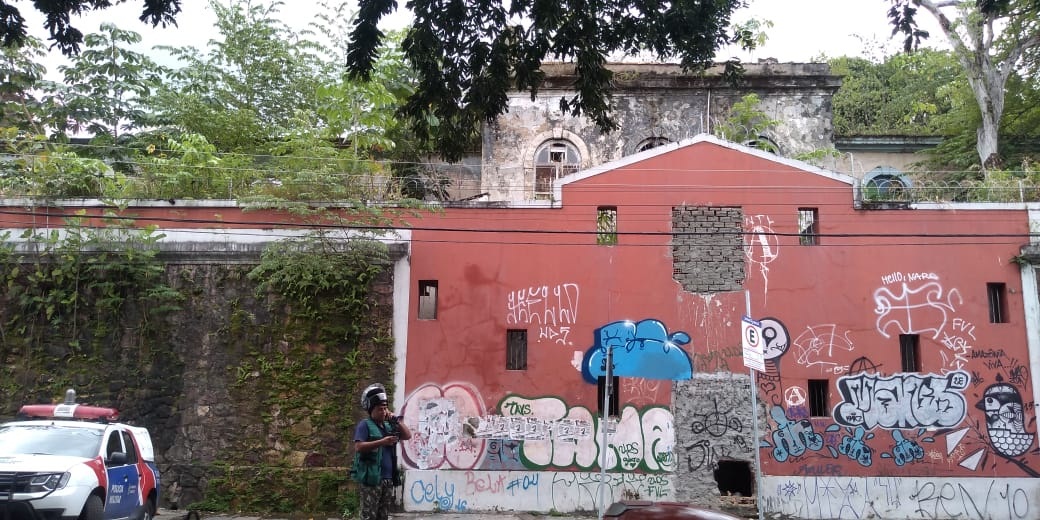 Morador de rua &eacute; encontrado morto nos fundos do pr&eacute;dio da Santa Casa