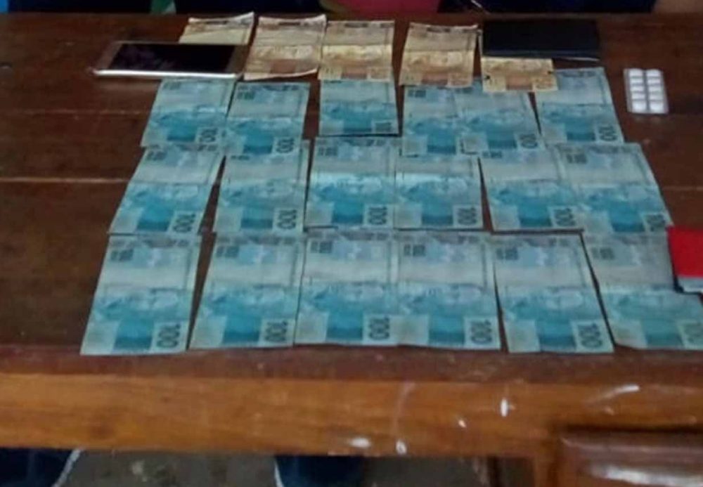 Casal é detido com dinheiro falso no Careiro da Várzea Casal é detido com dinheiro falso no Careiro da Várzea