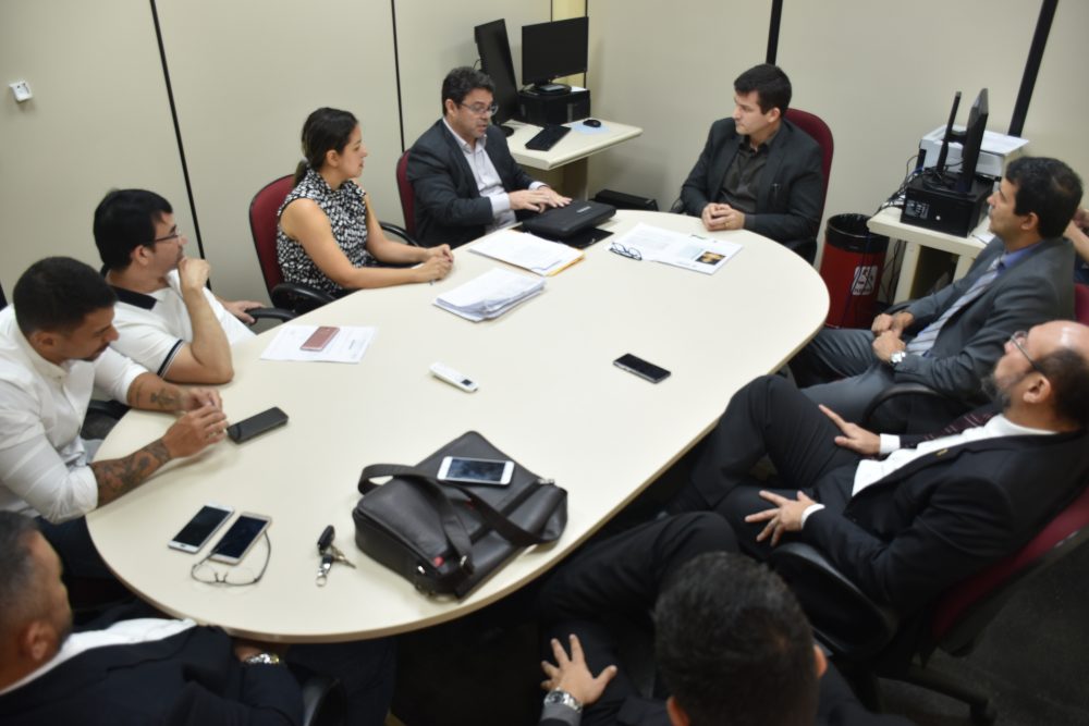 MP re&uacute;ne delegados que comp&otilde;em for&ccedil;a-tarefa contra assaltos em &ocirc;nibus