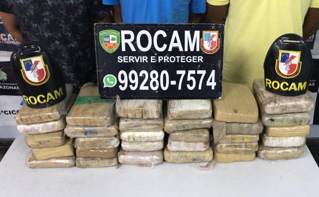 19 pessoas são presas e um foragido é recapturado pela PM no fim de semana 19 pessoas são presas e um foragido é recapturado pela PM no fim de semana