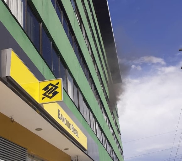Princ&iacute;pio de inc&ecirc;ndio &eacute; controlado na Semad, que deve funcionar normalmente