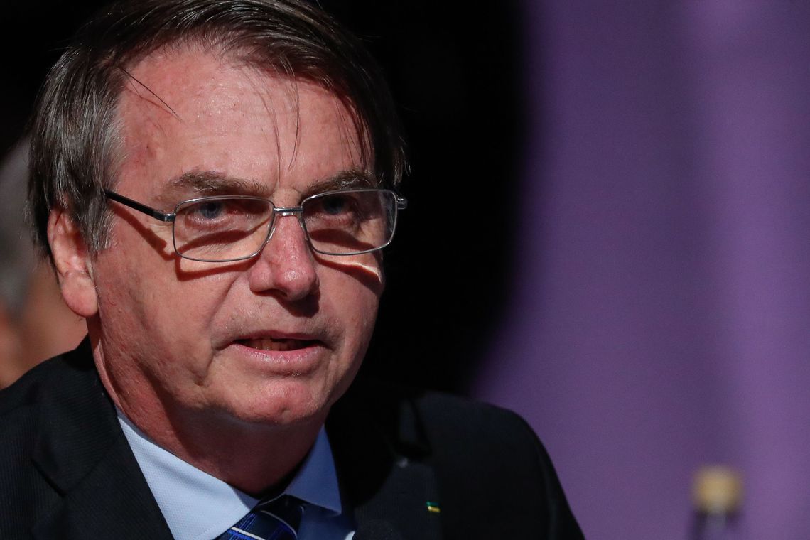 Bolsonaro Bolsonaro põe escola campeã na agenda de Manaus