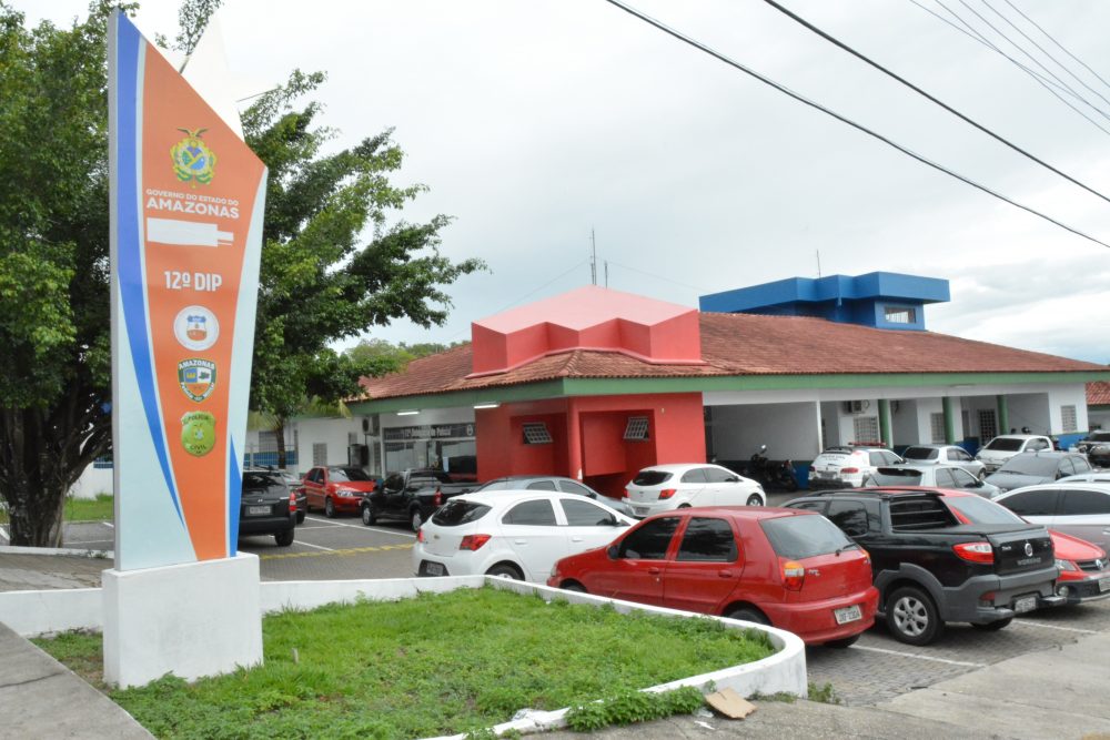 PM prende 11 pessoas e recupera cinco ve&iacute;culos roubados em Manaus