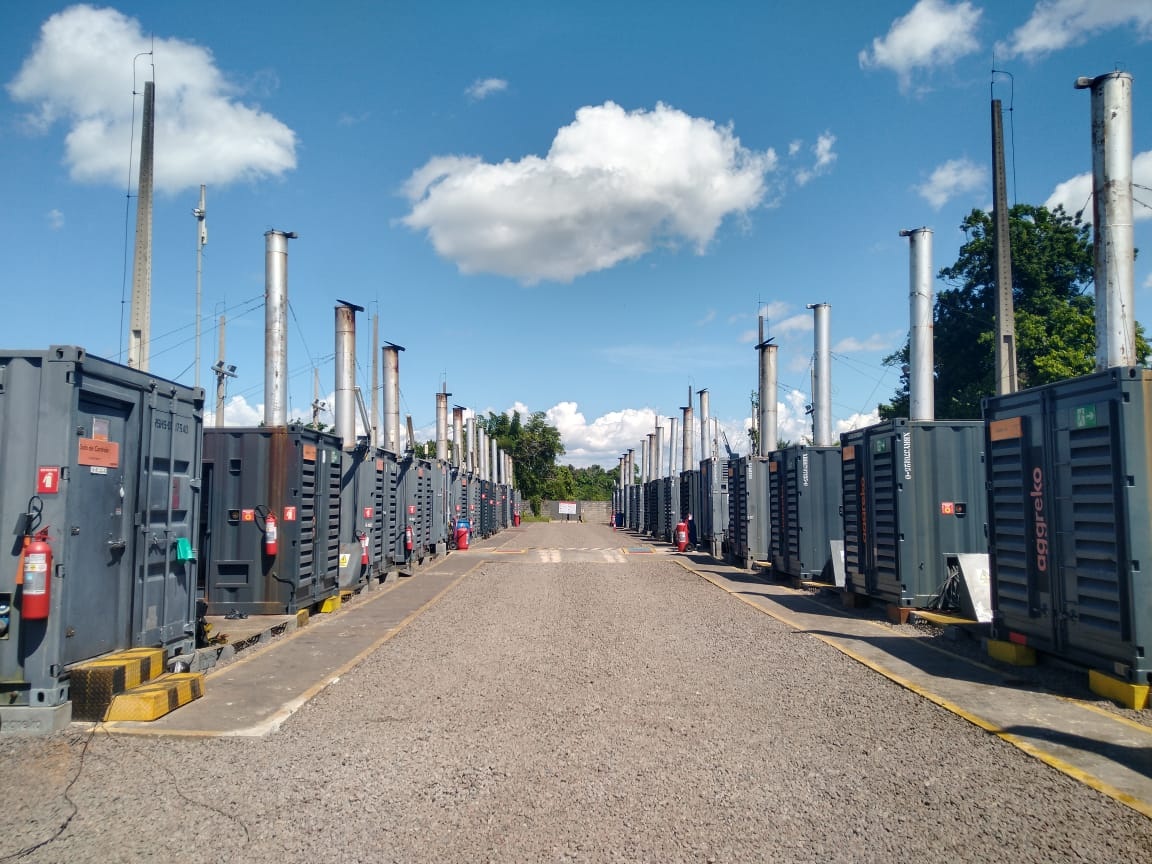 Mergulhadores verificam dano em cabo; Iranduba e Manacapuru seguem sem energia