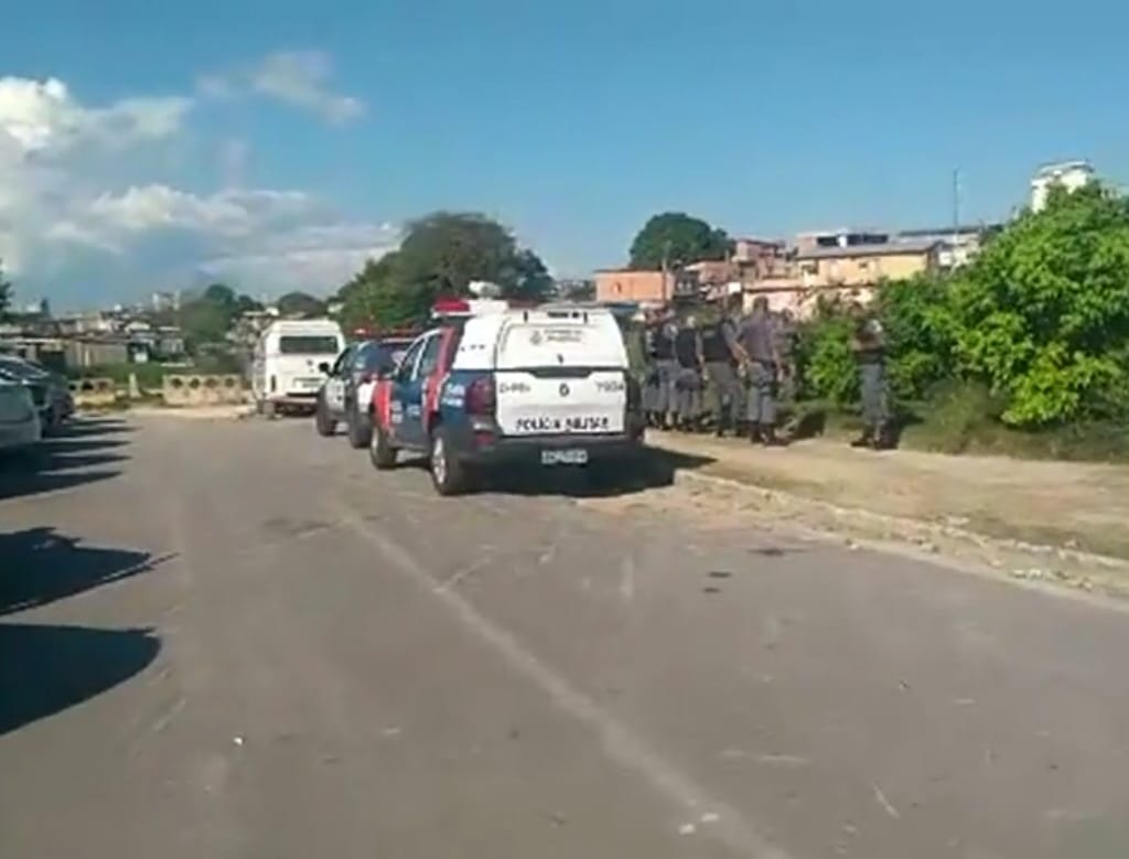 Homem e adolescente são feridos em tiroteio na ponte do Peixe Homem e adolescente são feridos em tiroteio na ponte do Peixe