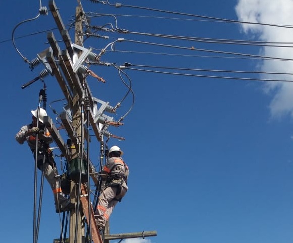 80% do fornecimento de energia em Iranduba e Manacapuru está normalizado, diz AM Energia 80% do fornecimento de energia em Iranduba e Manacapuru está normalizado, diz AM Energia