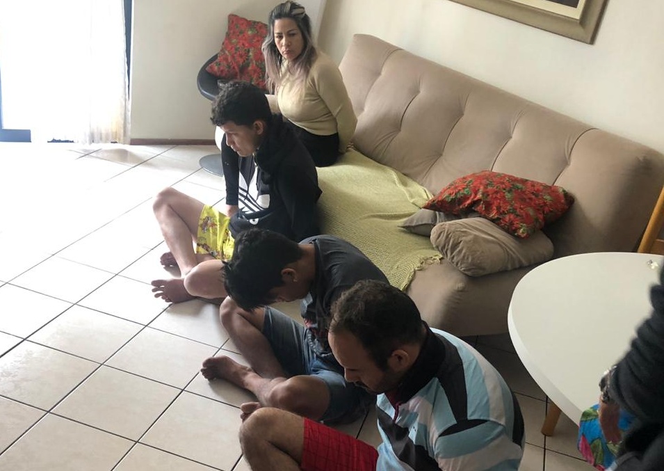Irmã de Zé Roberto, pivô de massacre por ciúmes de Sheila, é presa com marido por tráfico Irmã de Zé Roberto, pivô de massacre por ciúmes de Sheila, é presa com marido por tráfico