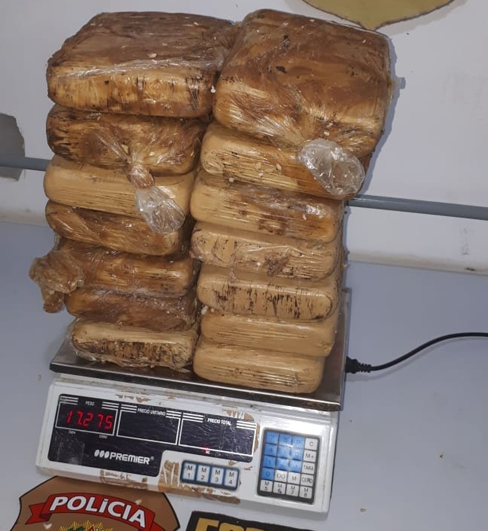 34kg de cocaína são achados em fundo falso de freezer em Tabatinga 34kg de cocaína são achados em fundo falso de freezer em Tabatinga