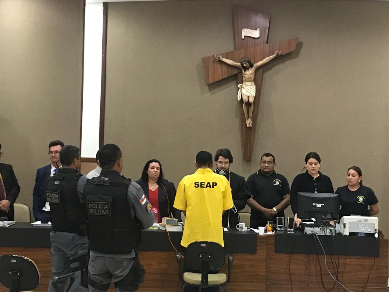 Condenado a 22 anos homem que matou esposa com 18 facadas; ele casou de novo Condenado a 22 anos homem que matou esposa com 18 facadas; ele casou de novo