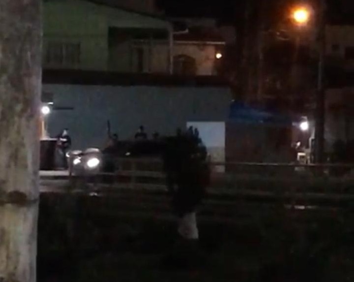 TIROTEIO Disputa de facções faz mais uma vítima fatal e deixa 3 feridos no São Lázaro TIROTEIO Disputa de facções faz mais uma vítima fatal e deixa 3 feridos no São Lázaro