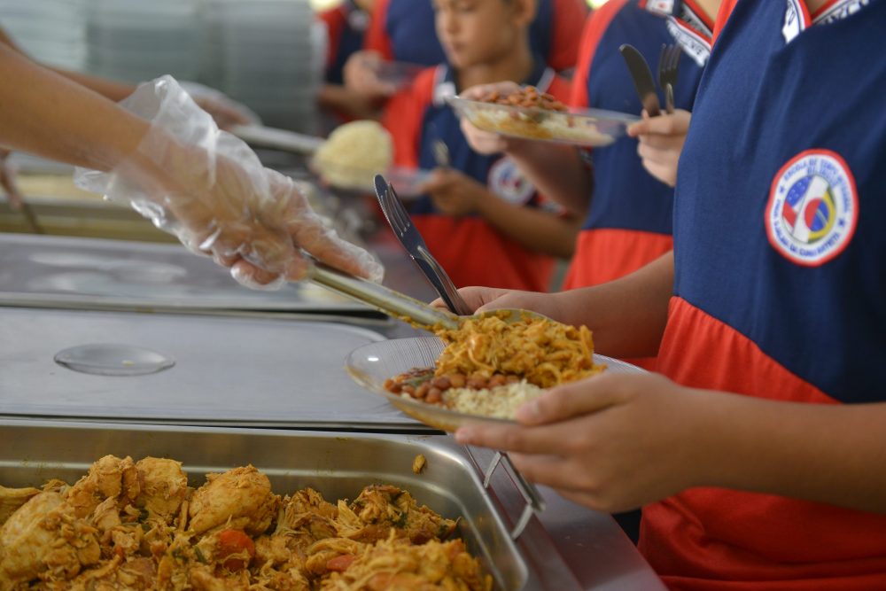 Seduc lança edital de licitação para substituir contratos emergenciais da merenda escolar Seduc lança edital de licitação para substituir contratos emergenciais da merenda escolar