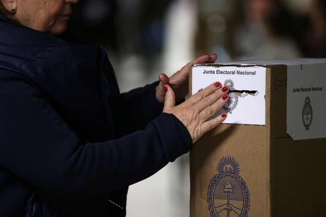 Chapa Fernández-Kirchner vence eleições primárias na Argentina Chapa Fernández-Kirchner vence eleições primárias na Argentina