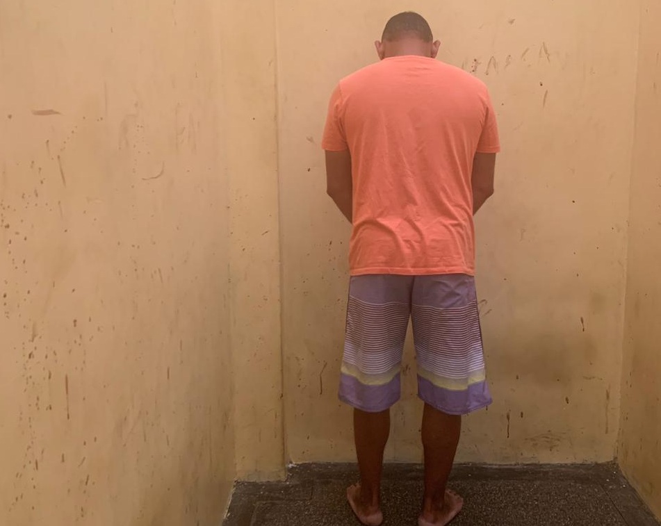 Músico denunciado por bater e manter companheira em cárcere é preso Músico denunciado por bater e manter companheira em cárcere é preso