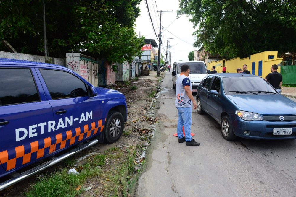 Mais de 400 foram multados por esquecer documentos obrigatórios, segundo Detran Mais de 400 foram multados por esquecer documentos obrigatórios, segundo Detran